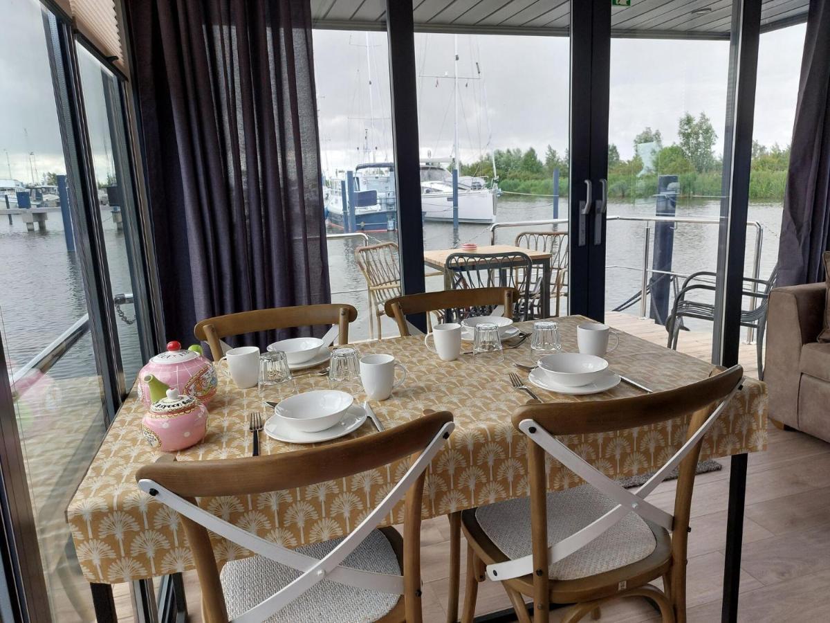 ホテル Luxury Houseboat In Volendam Marina エクステリア 写真